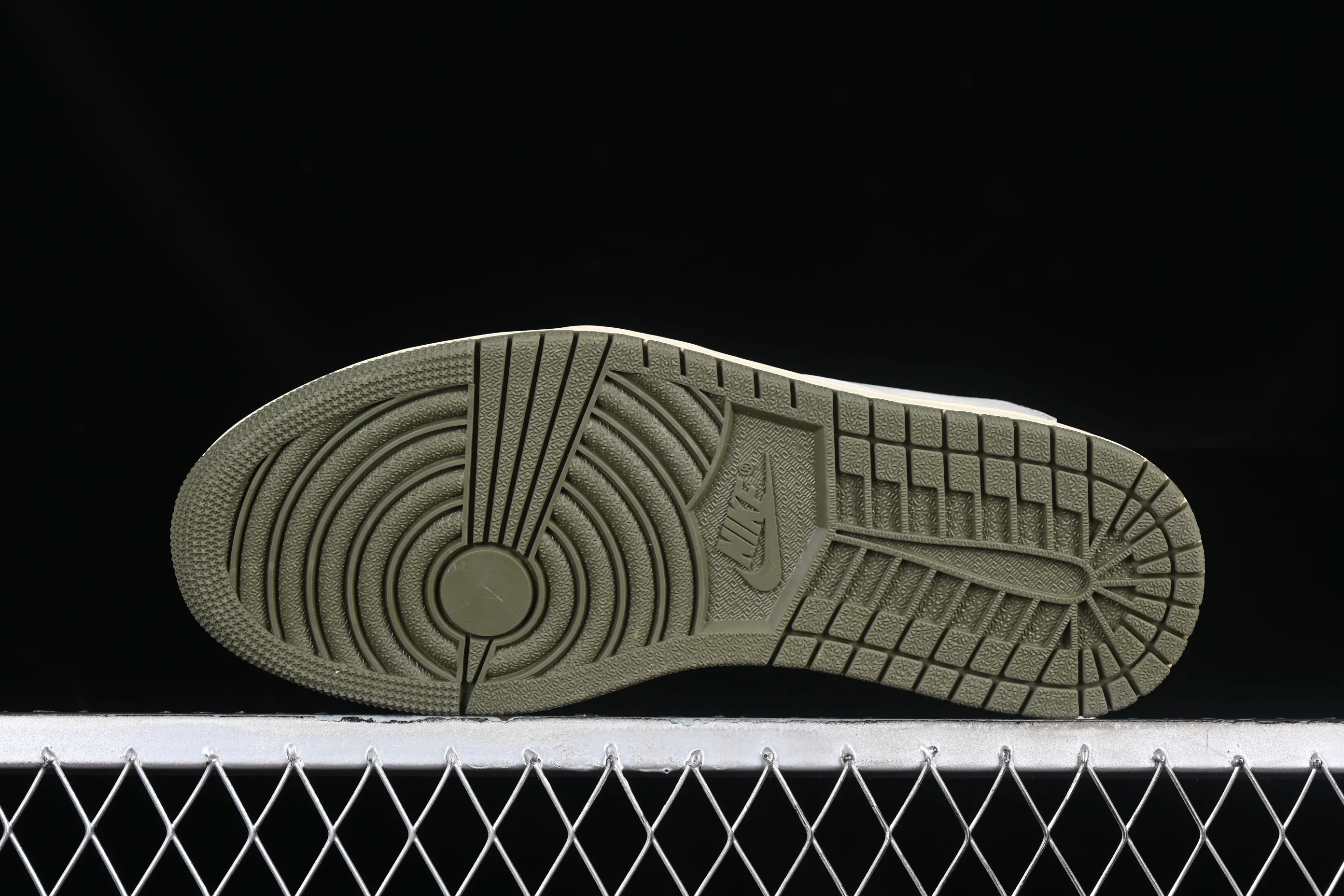 All categories Air Jordan Jordan series basketball shoes Air Jordan 1 Low B1 special price Travis Scott x Air Jordan 1 Low OG AJ1 Joe 1 undercut low DM7866-002
